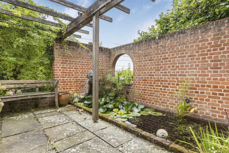 Images for Ollivers Farm, Yeldham Road, Toppesfield, Halstead