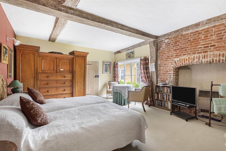 Images for Ollivers Farm, Yeldham Road, Toppesfield, Halstead