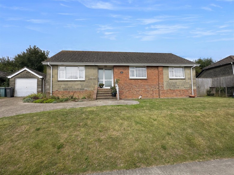 Click the photo for more details of Newbridge, Isle of Wight