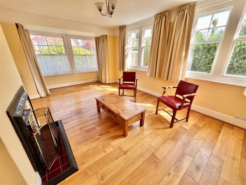 Click the photo for more details of Totland Bay, Isle of Wight