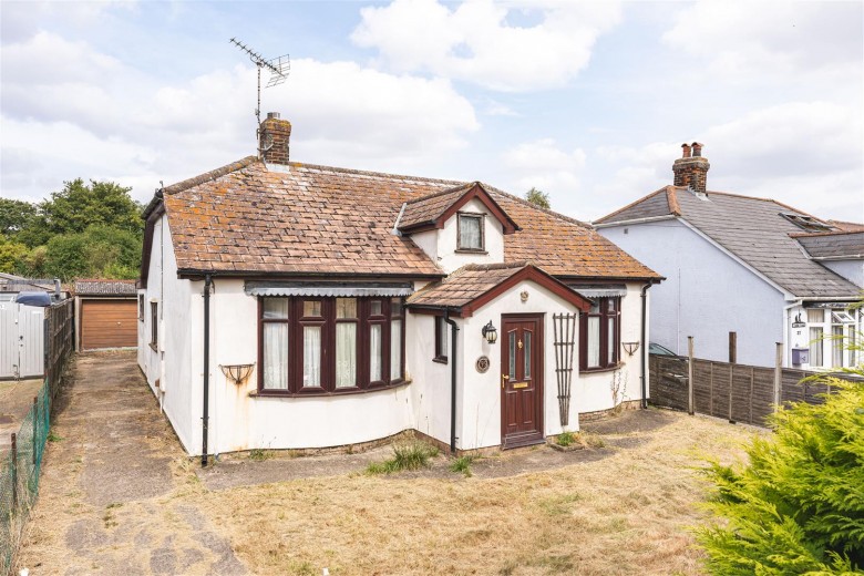Click the photo for more details of Radwinter Road, Sewards End, Saffron Walden