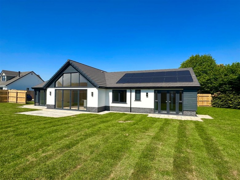 Click the photo for more details of Four Oaks Close, Landkey, Barnstaple