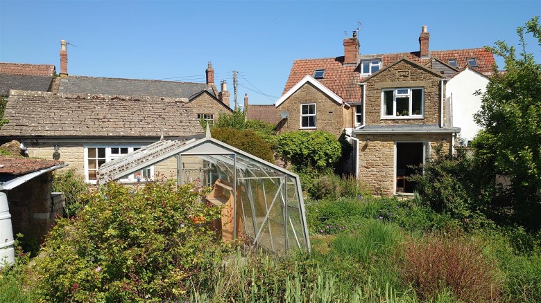 Click the photo for more details of Yeovil Road, Montacute