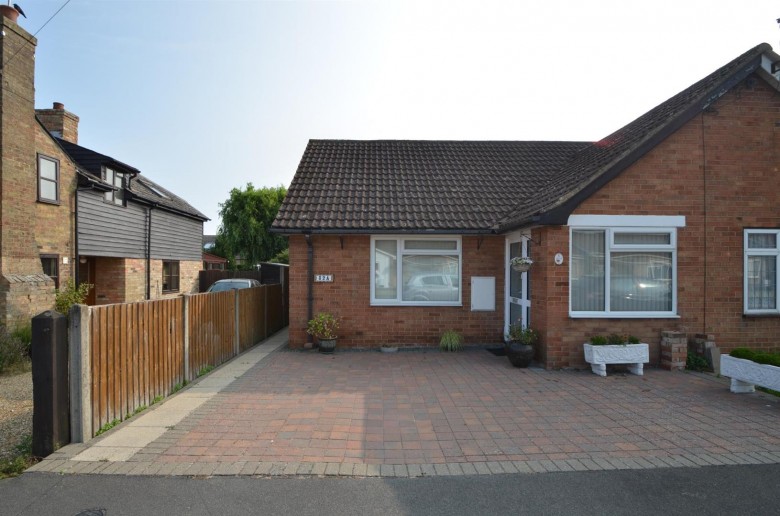 Click the photo for more details of Pound Lane, Sutton, Ely
