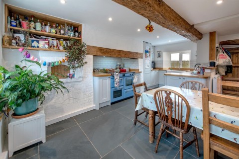 Click the photo for more details of Thurloxton, Taunton