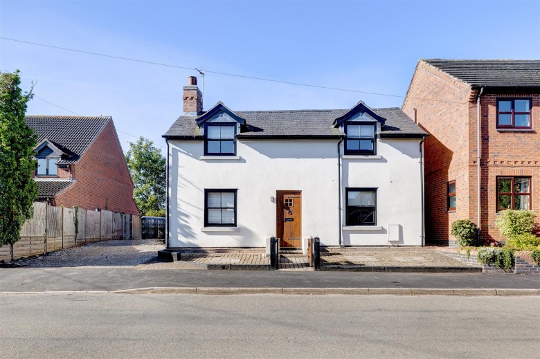 Click the photo for more details of Main Street, Thornton, LE67