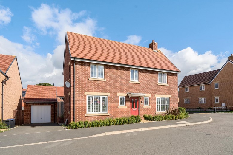 Click the photo for more details of Woodford Halse, Daventry, NN11