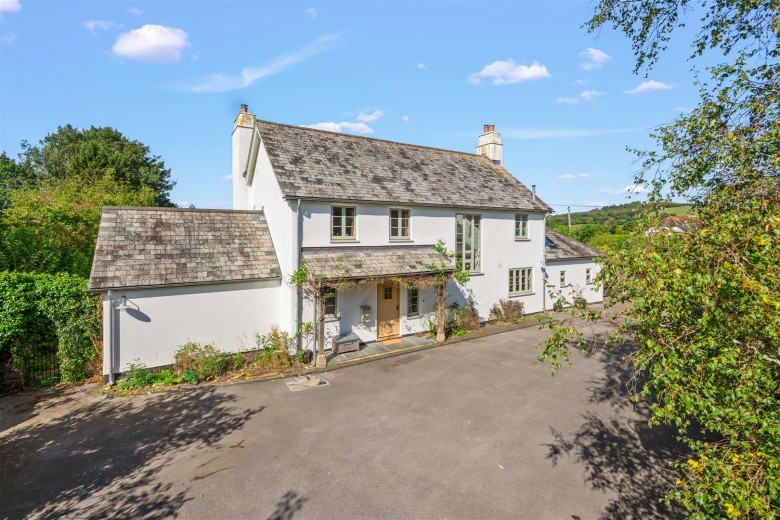 Click the photo for more details of Broadhempston, Totnes