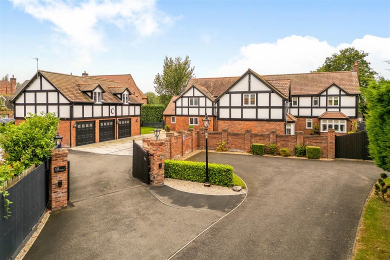 Click the photo for more details of Lincoln Road, Skellingthorpe, Lincoln