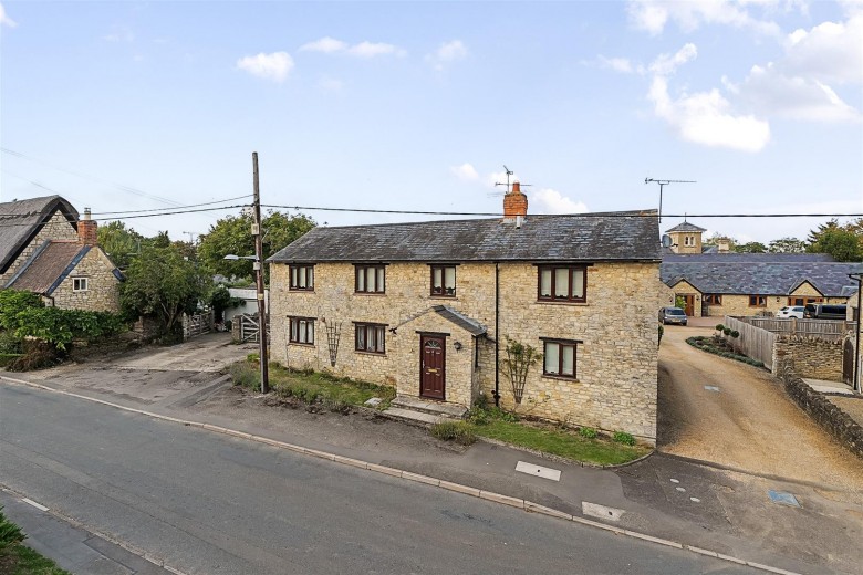 Click the photo for more details of Moorend Road, Yardley Gobion, NN12