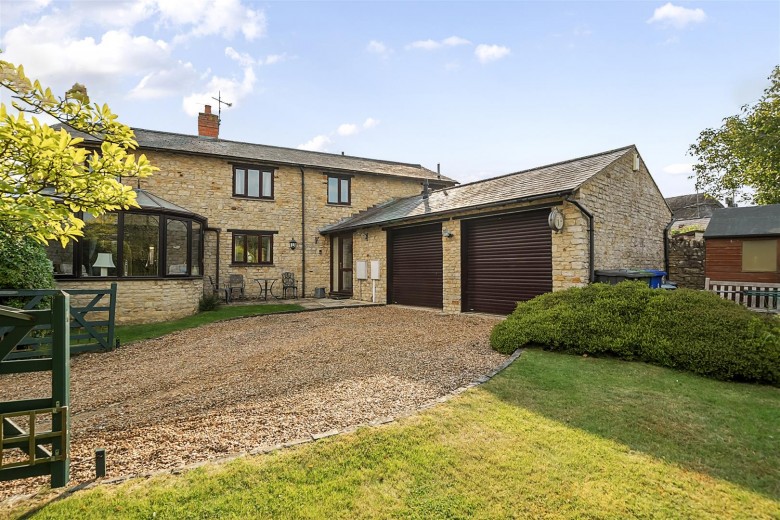 Click the photo for more details of Moorend Road, Yardley Gobion, NN12