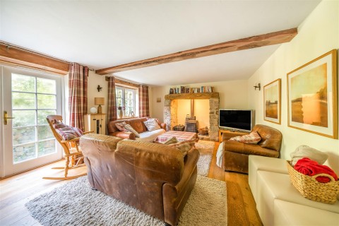 Click the photo for more details of Abbotskerswell, Newton Abbot