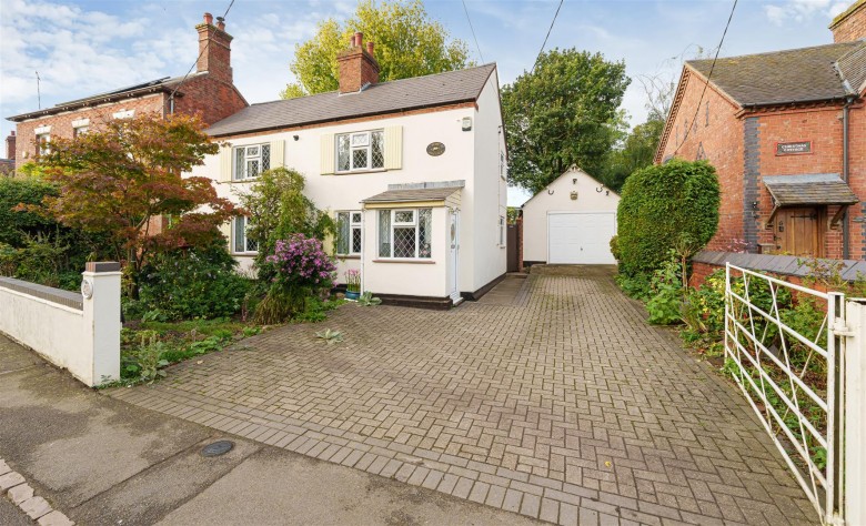 Click the photo for more details of Rugby Road, Catthorpe, Lutterworth, LE17