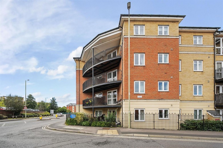 Click the photo for more details of Limborough Road, Wantage, Oxfordshire, OX12