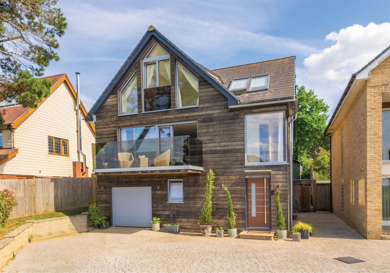 Click the photo for more details of Cowes, Isle of Wight