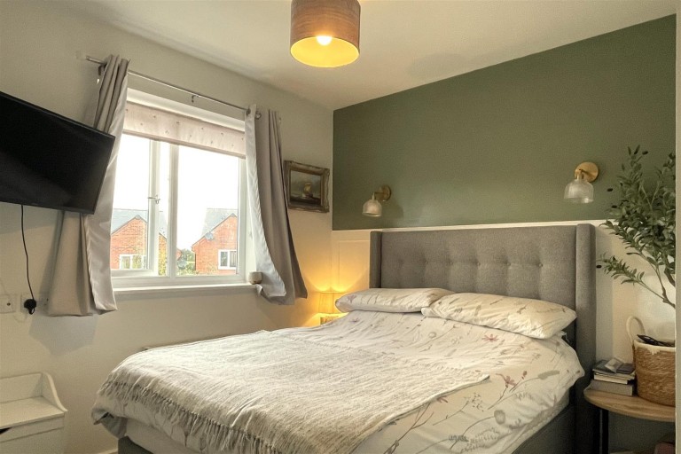 Images for Lukes Close, Wellington