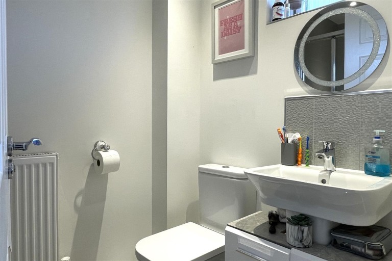 Images for Lukes Close, Wellington