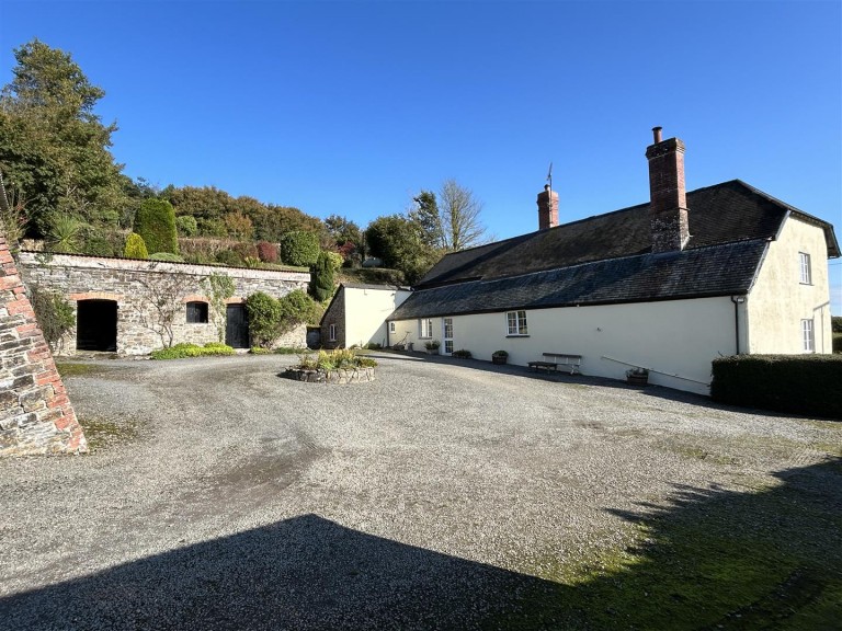 Images for Near Filleigh