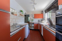 Images for The Green South, Warborough