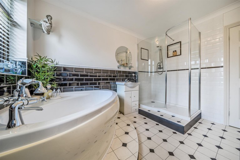 Images for Pyles Thorne Road, Wellington