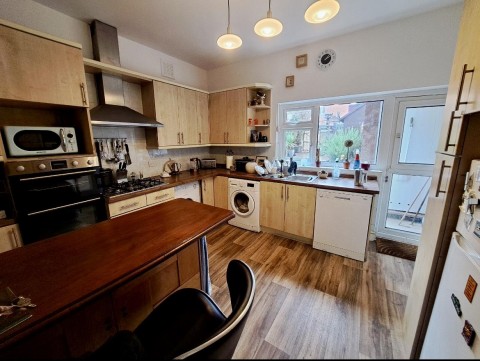 Click the photo for more details of Wellingborough Road, Northampton, NN1
