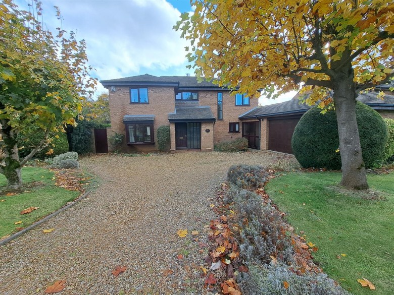 Click the photo for more details of Edgemont Road, Northampton, NN3