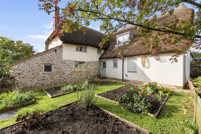 Click the photo for more details of Kilmington, Axminster