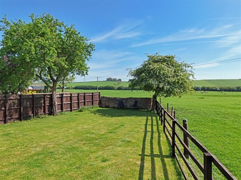 Click the photo for more details of Main Street, Sutton Bassett, Market Harborough