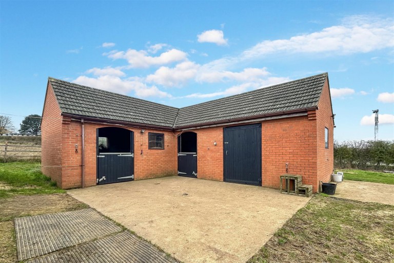 Images for Equestrian Holding, Saltersford, Grantham