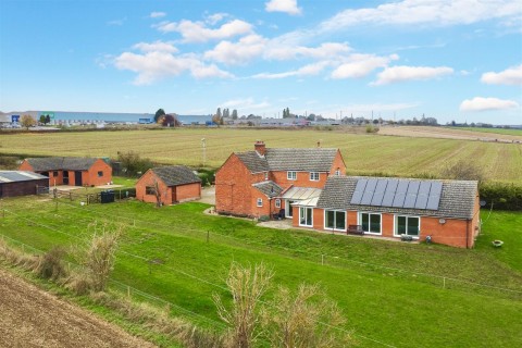 Click the photo for more details of Equestrian Holding, Saltersford, Grantham