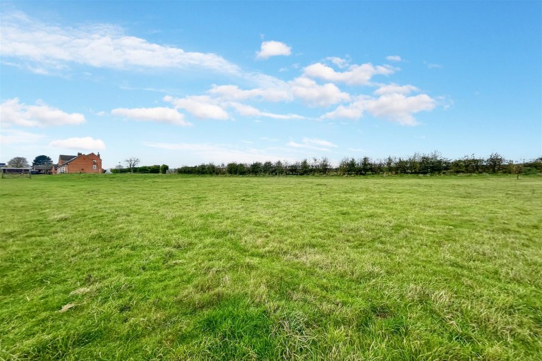 Images for Equestrian Holding, Saltersford, Grantham