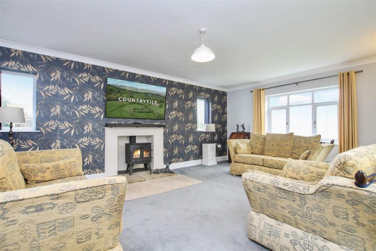 Images for Equestrian Holding, Saltersford, Grantham