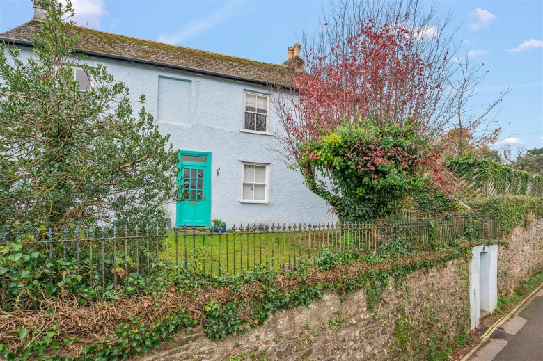 Click the photo for more details of Moat Hill, Totnes