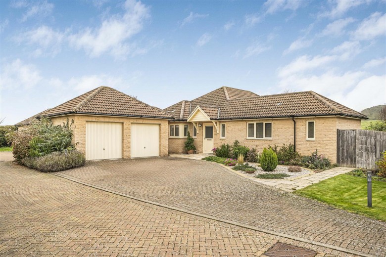 Click the photo for more details of Whyts Acre, Linton