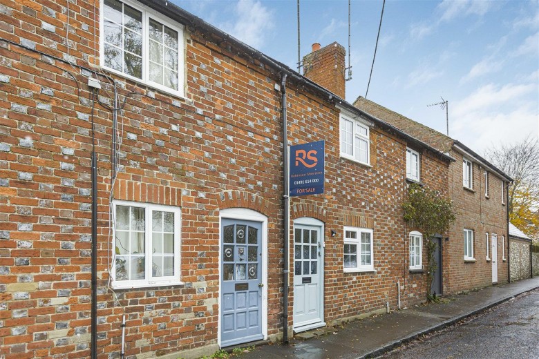 Click the photo for more details of New Road, WATLINGTON