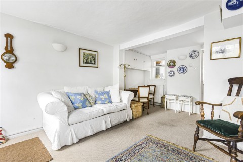 Click the photo for more details of New Road, WATLINGTON