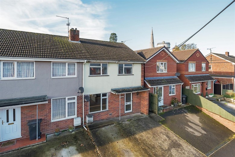 Click the photo for more details of Popes Lane, Rockwell Green, Wellington