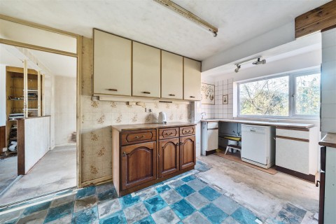 Click the photo for more details of Popes Lane, Rockwell Green, Wellington