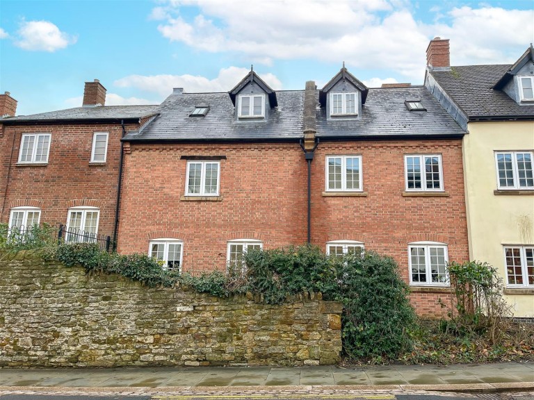 Images for Thomas Webb Close, Daventry, NN11