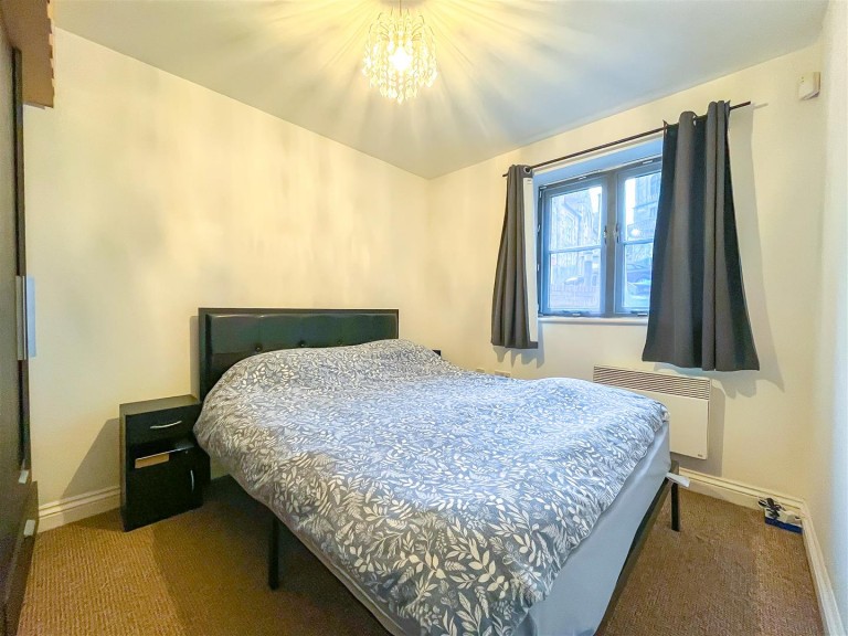 Images for Thomas Webb Close, Daventry, NN11