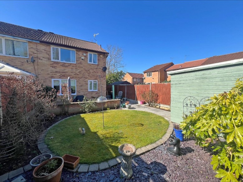 Click the photo for more details of Ellwood Close, Leicester
