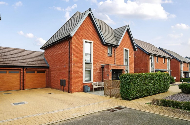 Click the photo for more details of Buildwas Close, Daventry, NN11