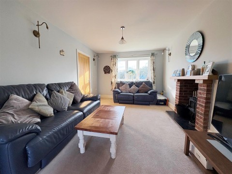 Click the photo for more details of Main Street, Ashby Parva, Lutterworth, LE17