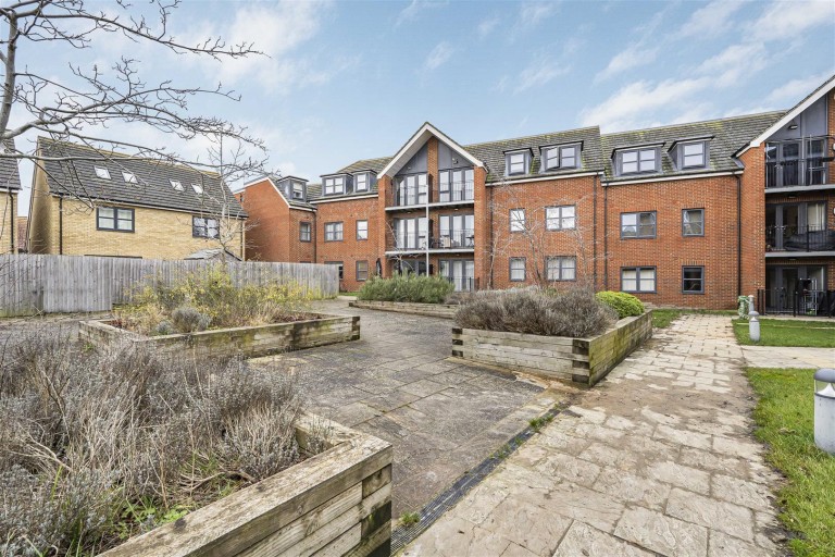 Images for Goodes Court, Royston