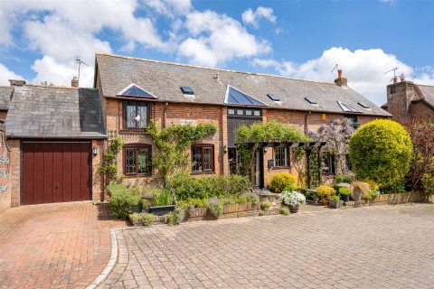 Click the photo for more details of North Street, Winterborne Kingston, Blandford Forum