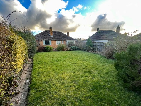 Click the photo for more details of Elizabeth Drive, Oadby, Leicestershire
