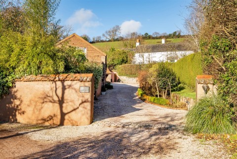 Click the photo for more details of Silverton, Exeter