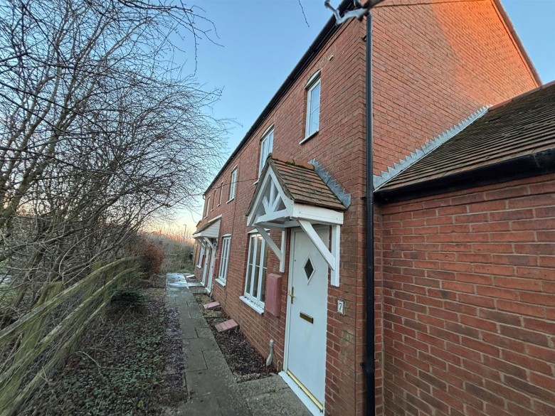 Click the photo for more details of Winter Gardens Way, Banbury