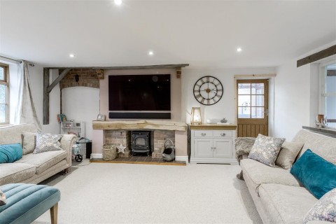 Click the photo for more details of Burton Hastings, Warwickshire, CV11