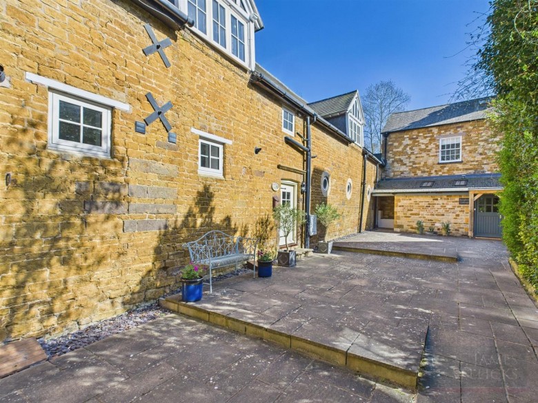 Click the photo for more details of Primrose Cottage, Hunting Lodge Mews, Cottingham, Market Harborough